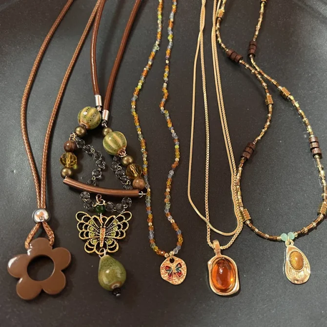 Vintage Brown Natural Stone Pendant Necklace for Women Fashion Geometric Long Leather Rope